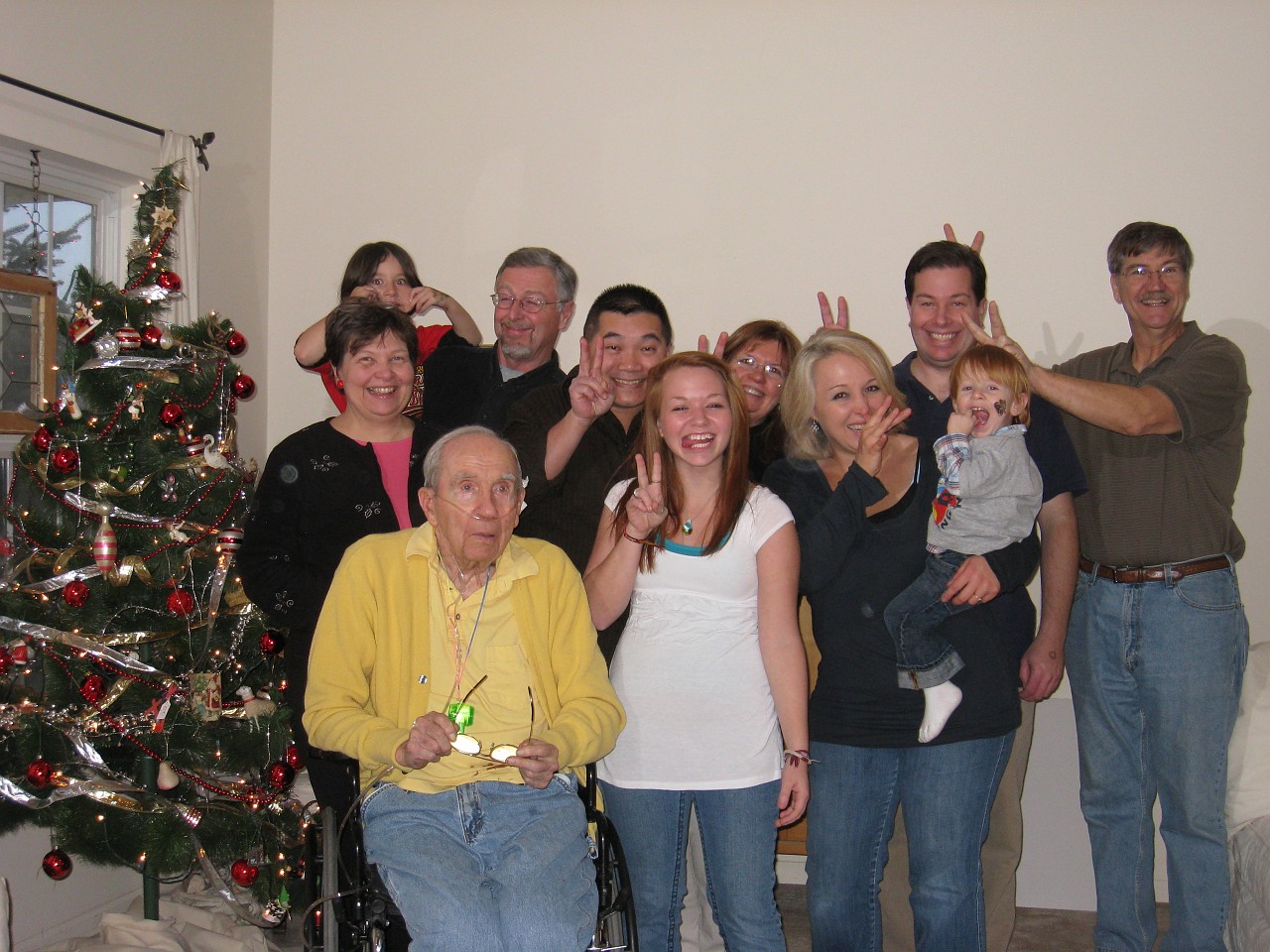 Christmas 2007 Kasdorf Misselhorn Gathering 064.jpg - Christmas 2007! The Misselhorn, Kasdorf and Burns families come together for the celebration! Lots of talk, food, presents, food and visiting.